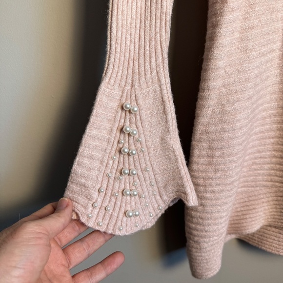 Melanie Lyne Long Sleeve Ribbed Bell Cuff Sweater Light Salmon Size Small Pearls - Picture 2 of 16